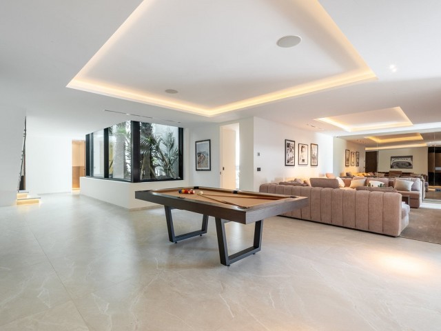 8 Sovrums Villa i Benahavís