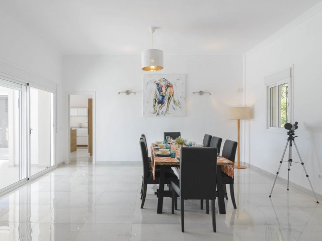 4 Soveroms Villa i Valtocado