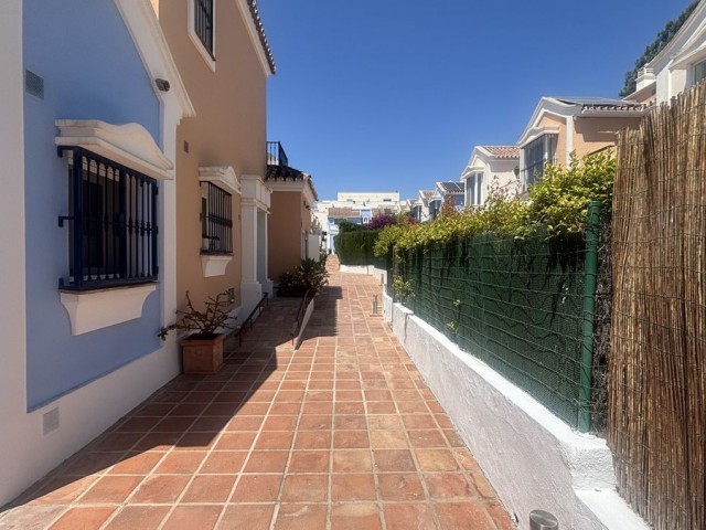 3 Bedrooms Townhouse in Nueva Andalucía