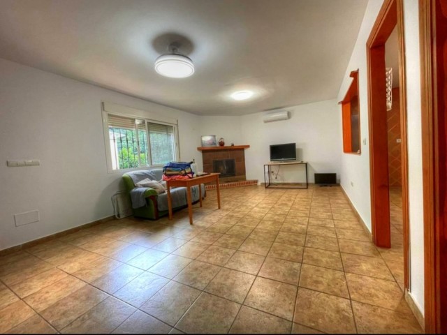 Villa avec 4 Chambres  à Estepona