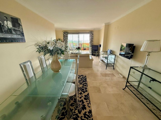 2 Bedrooms Apartment in Elviria