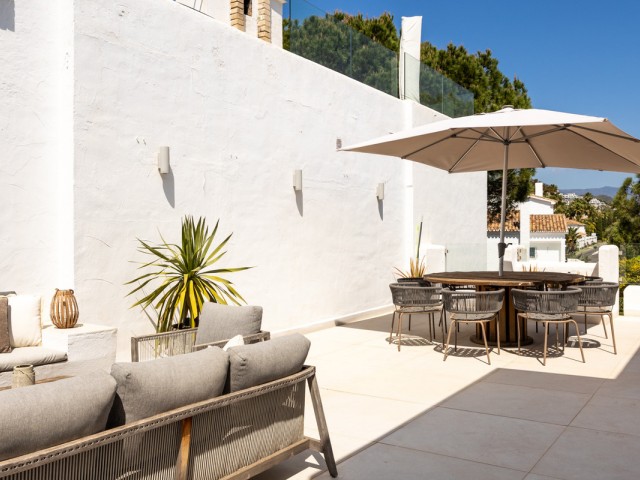 3 Bedrooms Apartment in Nueva Andalucía