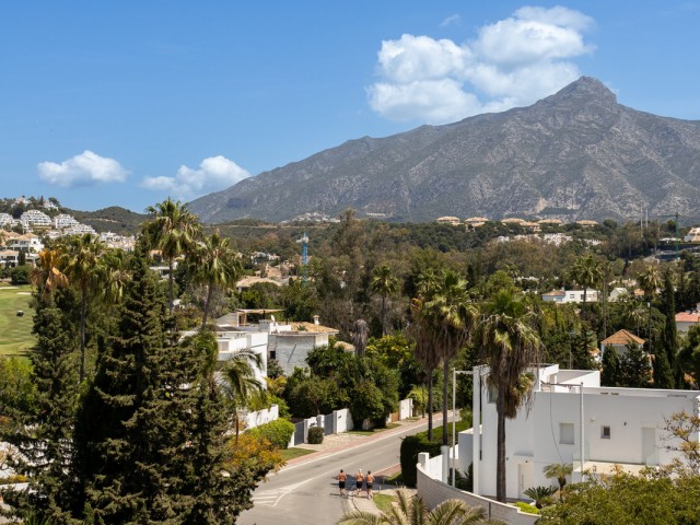 3 Bedrooms Apartment in Nueva Andalucía