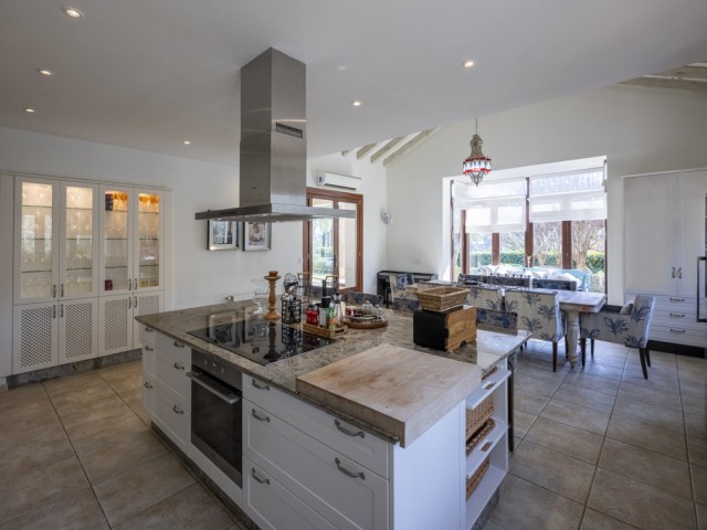 5 Bedrooms Villa in Sotogrande Alto