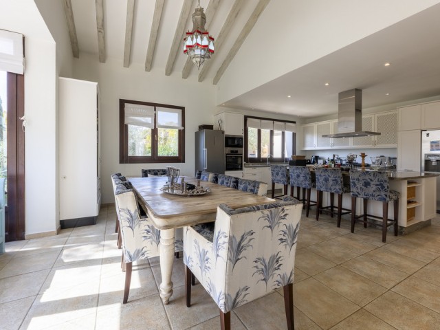 5 Bedrooms Villa in Sotogrande Alto