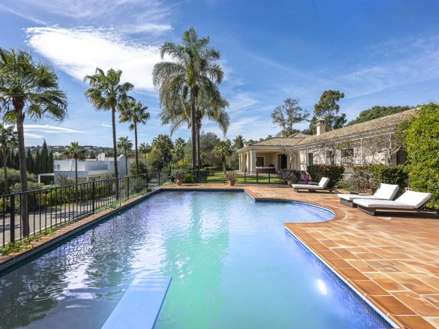 5 Bedrooms Villa in Sotogrande Alto