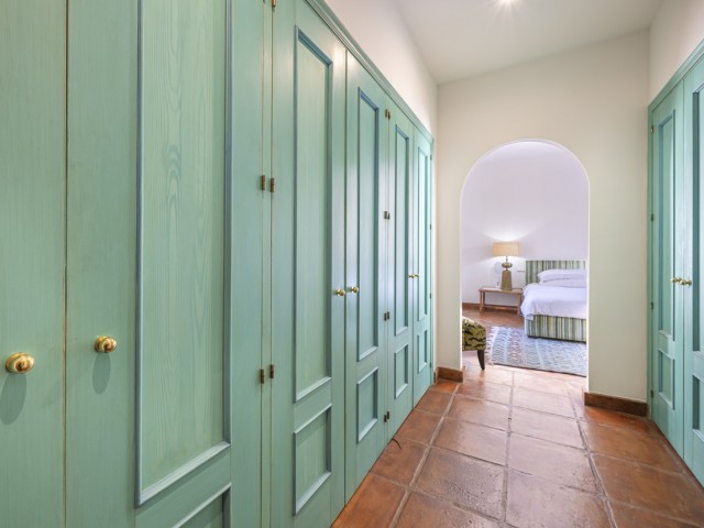 5 Bedrooms Villa in Sotogrande Alto