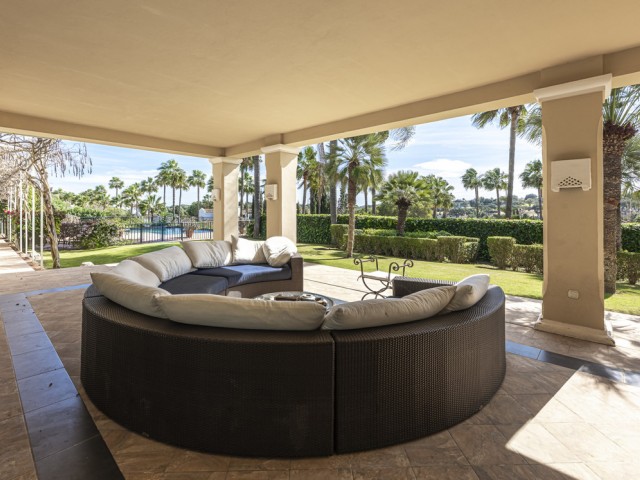 5 Bedrooms Villa in Sotogrande Alto