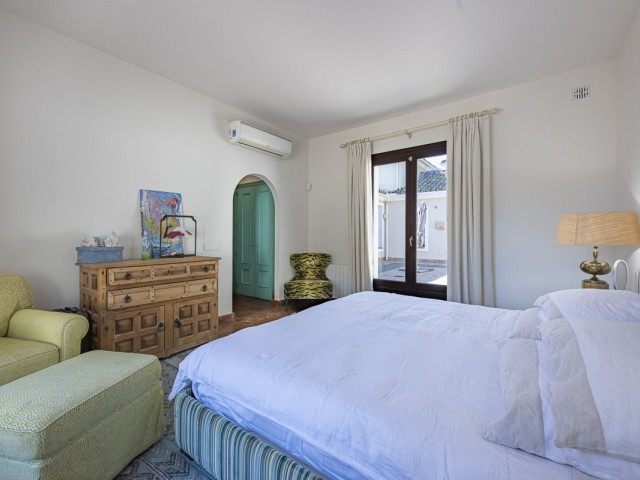 5 Bedrooms Villa in Sotogrande Alto