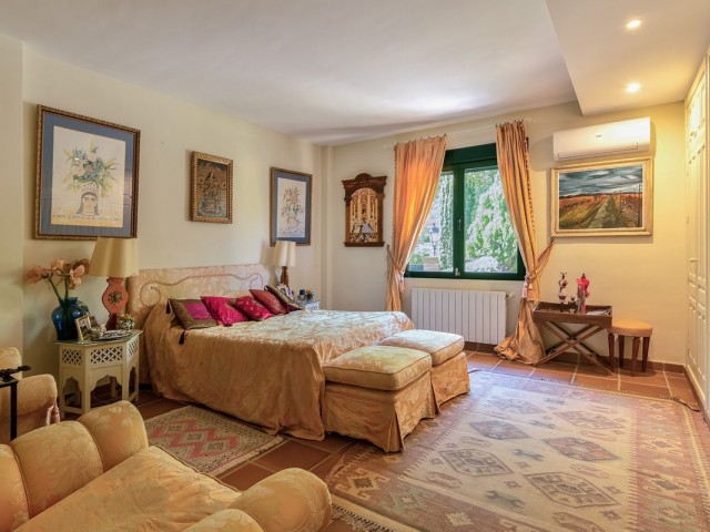 5 Bedrooms Villa in Sotogrande