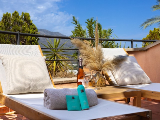 2 Bedrooms Apartment in Nueva Andalucía