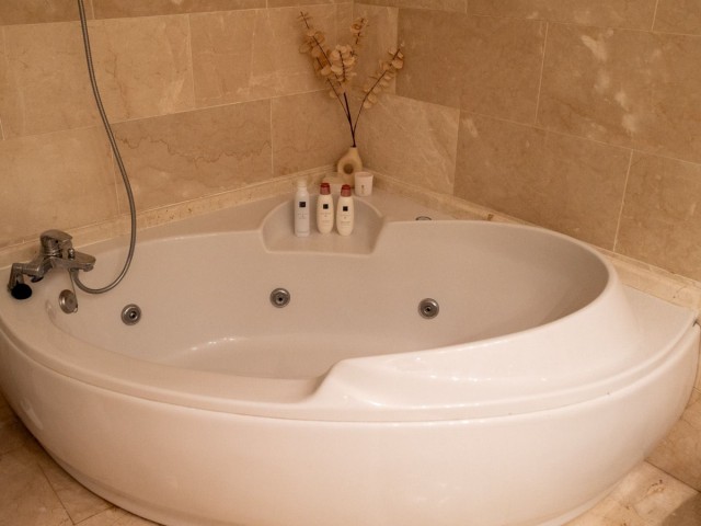 2 Bedrooms Apartment in Nueva Andalucía