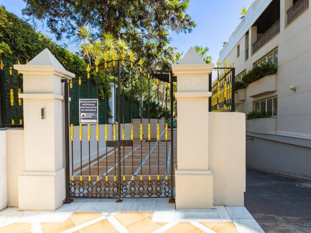 2 Bedrooms Apartment in Nueva Andalucía