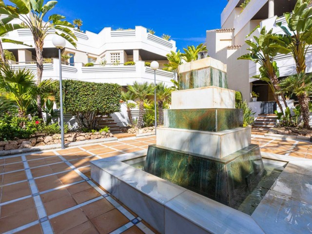2 Bedrooms Apartment in Nueva Andalucía