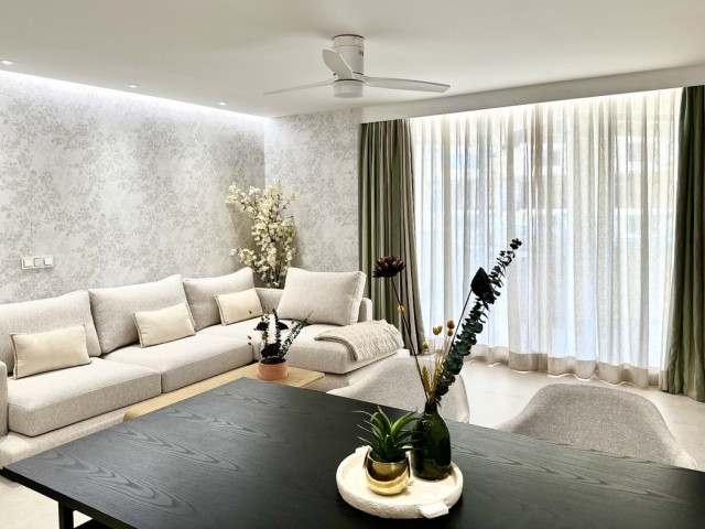Apartamento con 2 Dormitorios  en Marbella