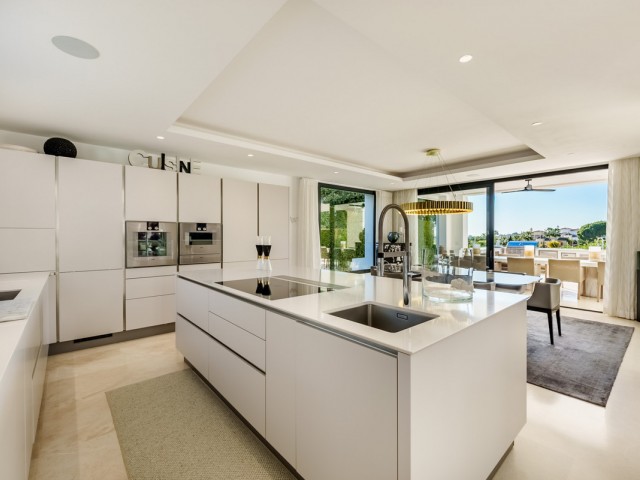 7 Bedrooms Villa in Nueva Andalucía