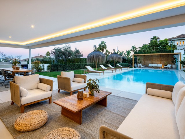 5 Bedrooms Villa in Nueva Andalucía