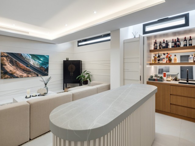 5 Bedrooms Villa in Nueva Andalucía