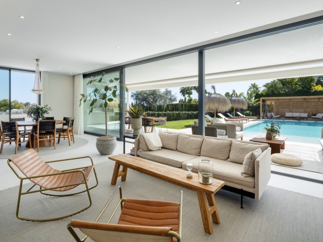 5 Bedrooms Villa in Nueva Andalucía