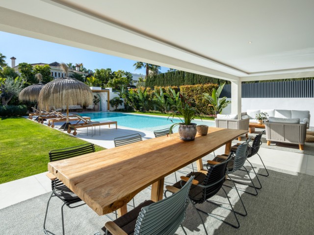 5 Bedrooms Villa in Nueva Andalucía
