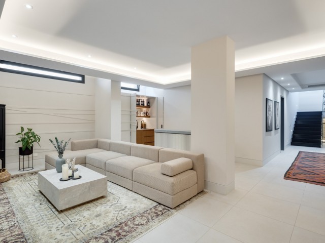 5 Bedrooms Villa in Nueva Andalucía