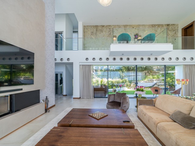 5 Bedrooms Villa in Los Arqueros