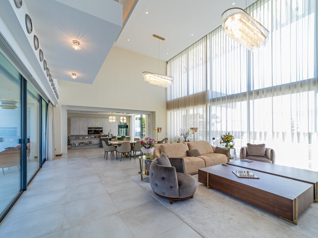 5 Bedrooms Villa in Los Arqueros