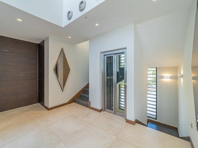 5 Bedrooms Villa in Los Arqueros
