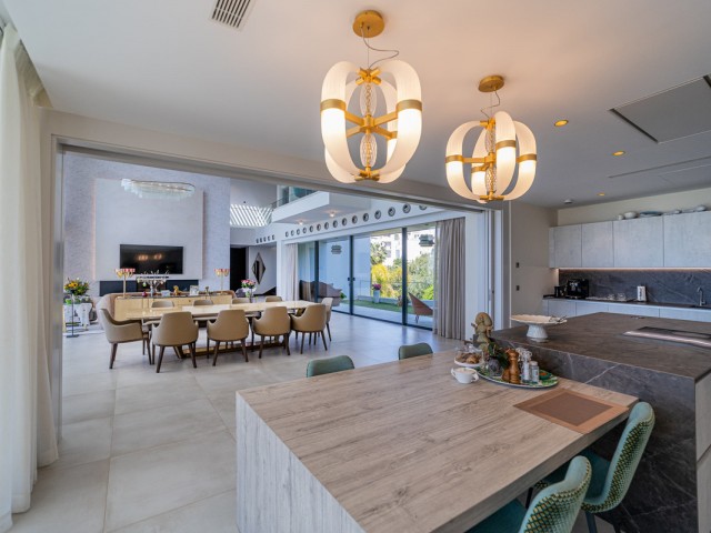 5 Bedrooms Villa in Los Arqueros