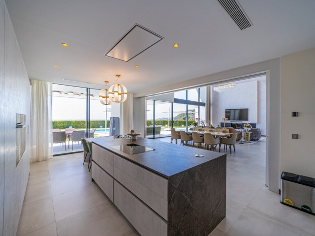 5 Bedrooms Villa in Los Arqueros