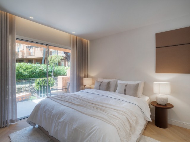4 Bedrooms Apartment in Nueva Andalucía
