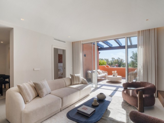 4 Bedrooms Apartment in Nueva Andalucía