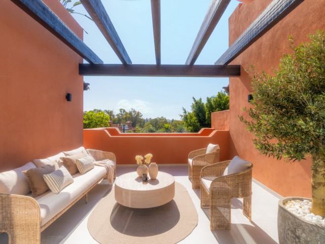4 Bedrooms Apartment in Nueva Andalucía