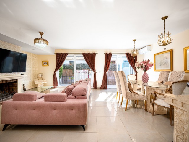 4 Soveroms Rekkehus i Estepona