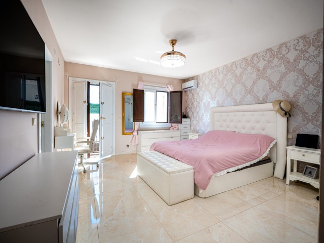 4 Soveroms Rekkehus i Estepona