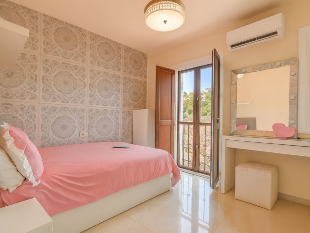 4 Soveroms Rekkehus i Estepona