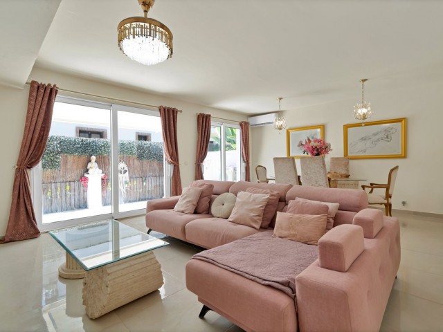 4 Soveroms Rekkehus i Estepona