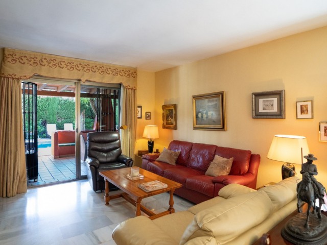 Villa con 4 Dormitorios  en Marbella