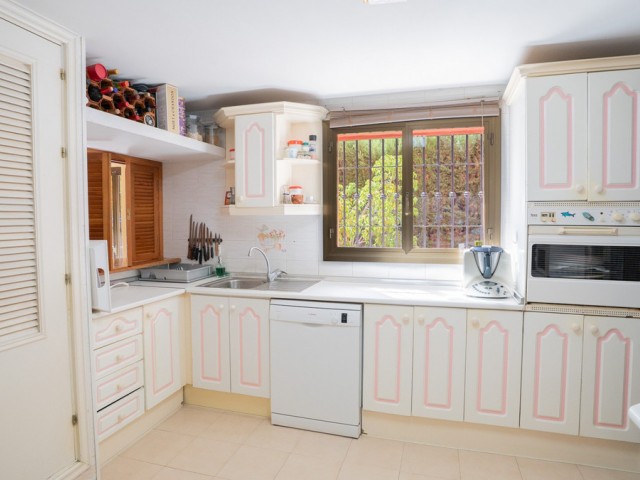 Villa con 4 Dormitorios  en Marbella