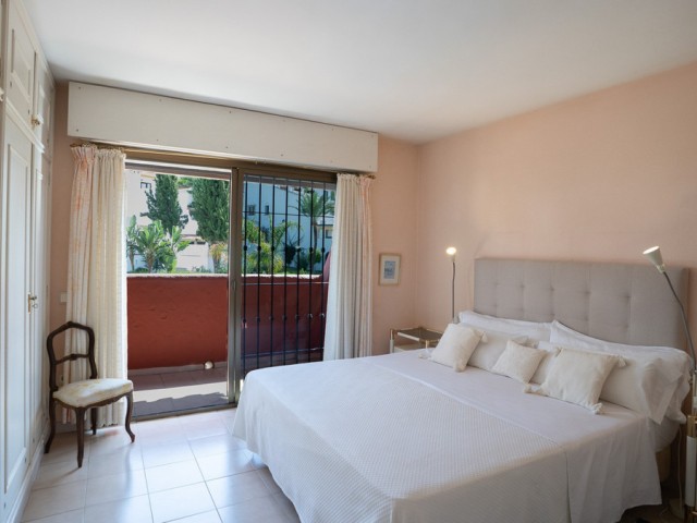 Villa con 4 Dormitorios  en Marbella