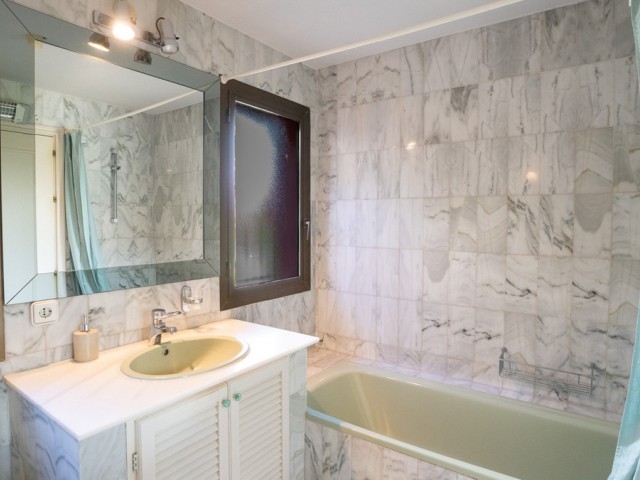 Villa con 4 Dormitorios  en Marbella