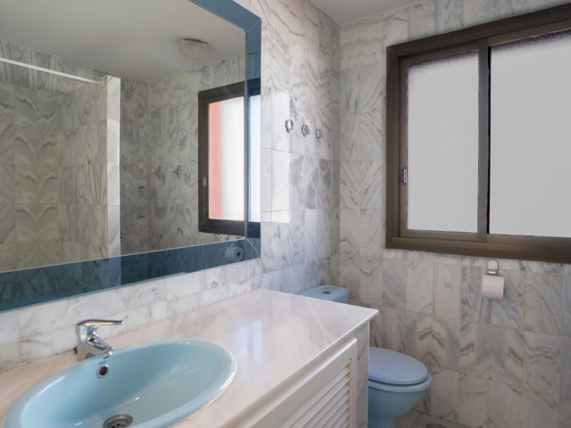 Villa con 4 Dormitorios  en Marbella