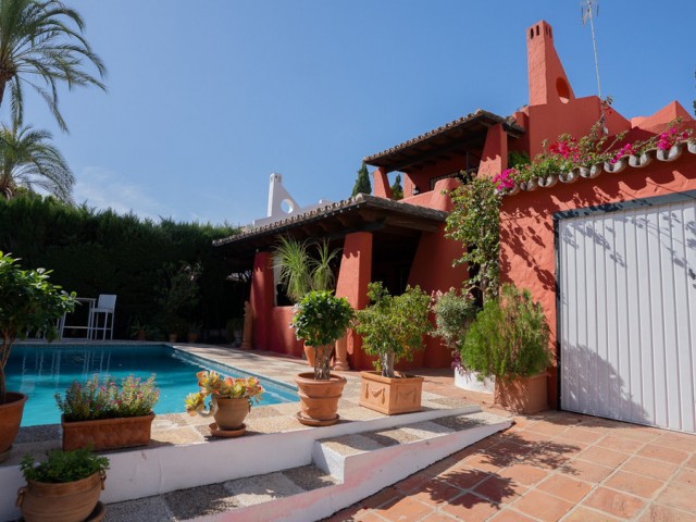 Villa con 4 Dormitorios  en Marbella