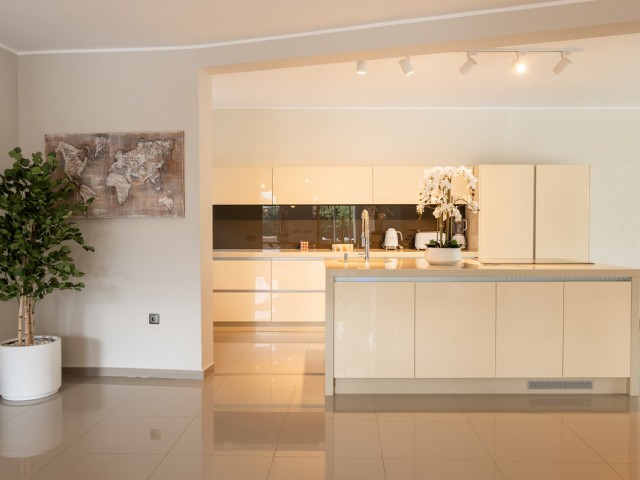 4 Sovrums Villa i Benahavís