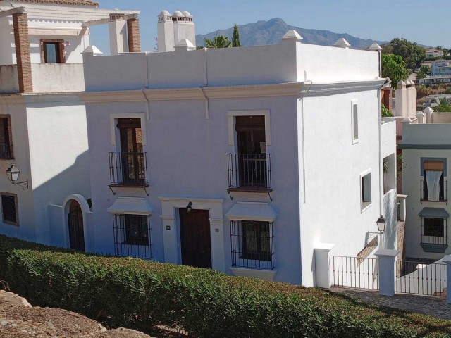 Townhouse El Paraiso - R5222599