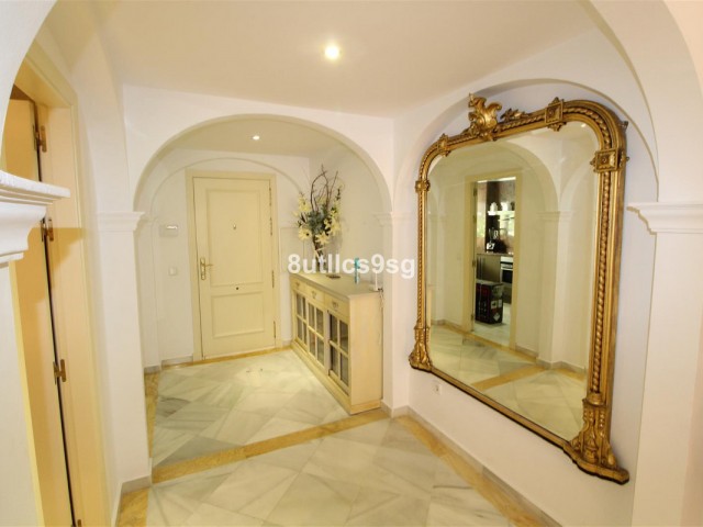 2 Bedrooms Apartment in Nueva Andalucía