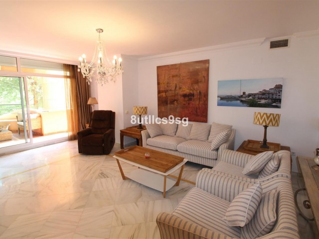 2 Bedrooms Apartment in Nueva Andalucía