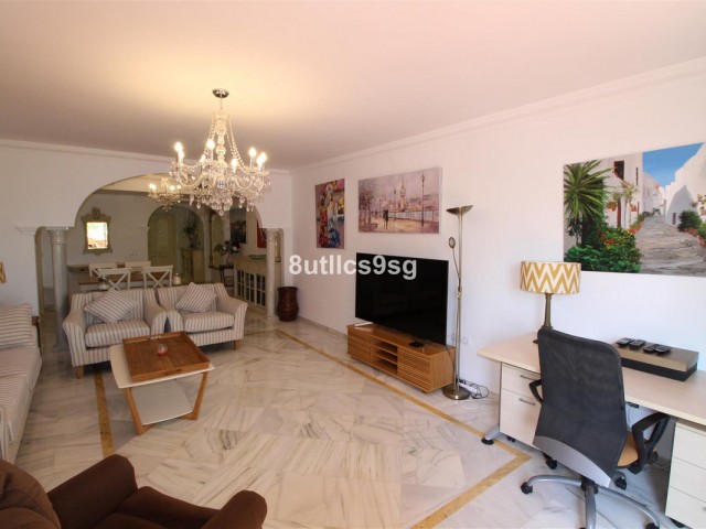 2 Bedrooms Apartment in Nueva Andalucía