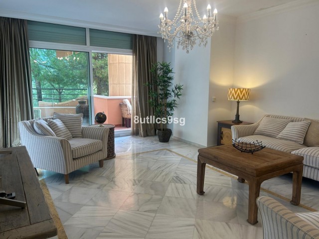 2 Bedrooms Apartment in Nueva Andalucía