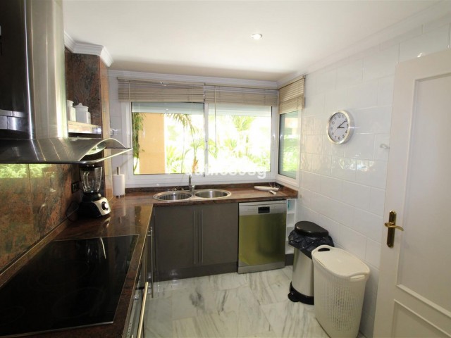 2 Bedrooms Apartment in Nueva Andalucía